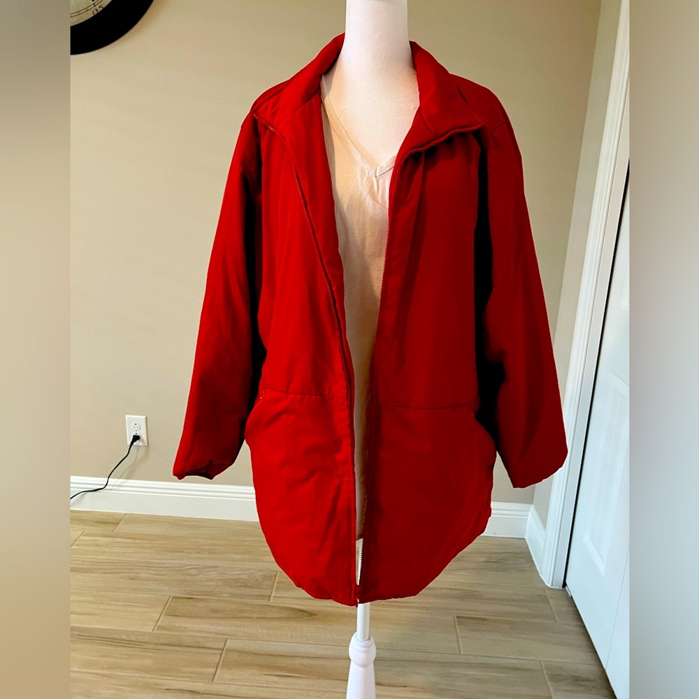 29”” long from top of collar to bottom of jacket. Bilat. Side zippers. Primaloft